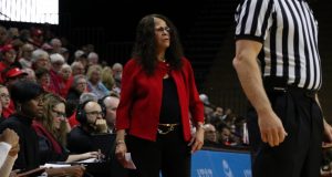 Rutgers Coach Stringer Sits 6 Wins Away From 1,000 C. Vivian Stringer
